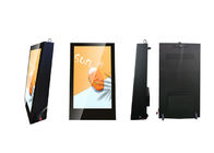 Signage цифров высокой яркости на открытом воздухе рекламируя меню экрана Lcd всходит на борт на открытом воздухе дисплеев LCD для на открытом воздухе рекламы