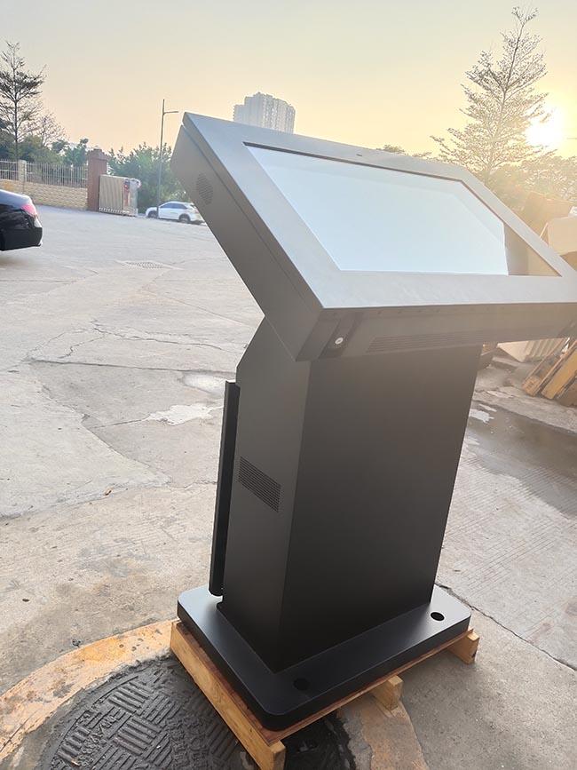 Киоски LCD на открытом воздухе рекламы высотой с яркости 32 дюймов водоустойчивые