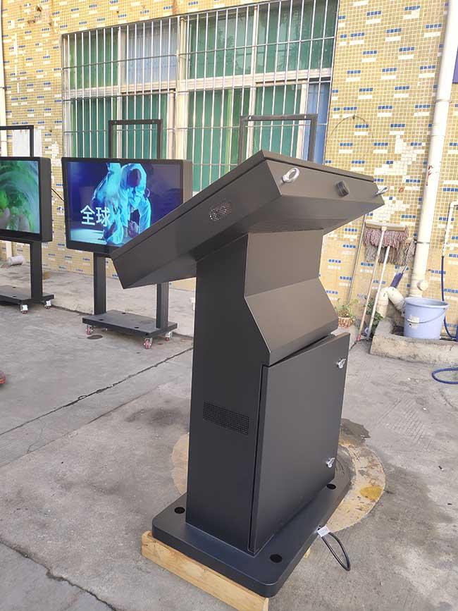 Киоски LCD на открытом воздухе рекламы высотой с яркости 32 дюймов водоустойчивые